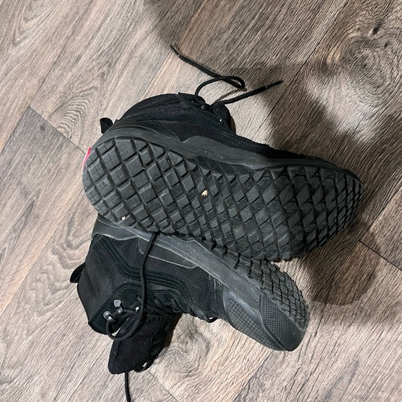 MTE UltraRange EXO Hi Shoe Uni sizing size THEY ARE 7.5 IN MEN/9 IN WOMEN - Picture 2 of 11